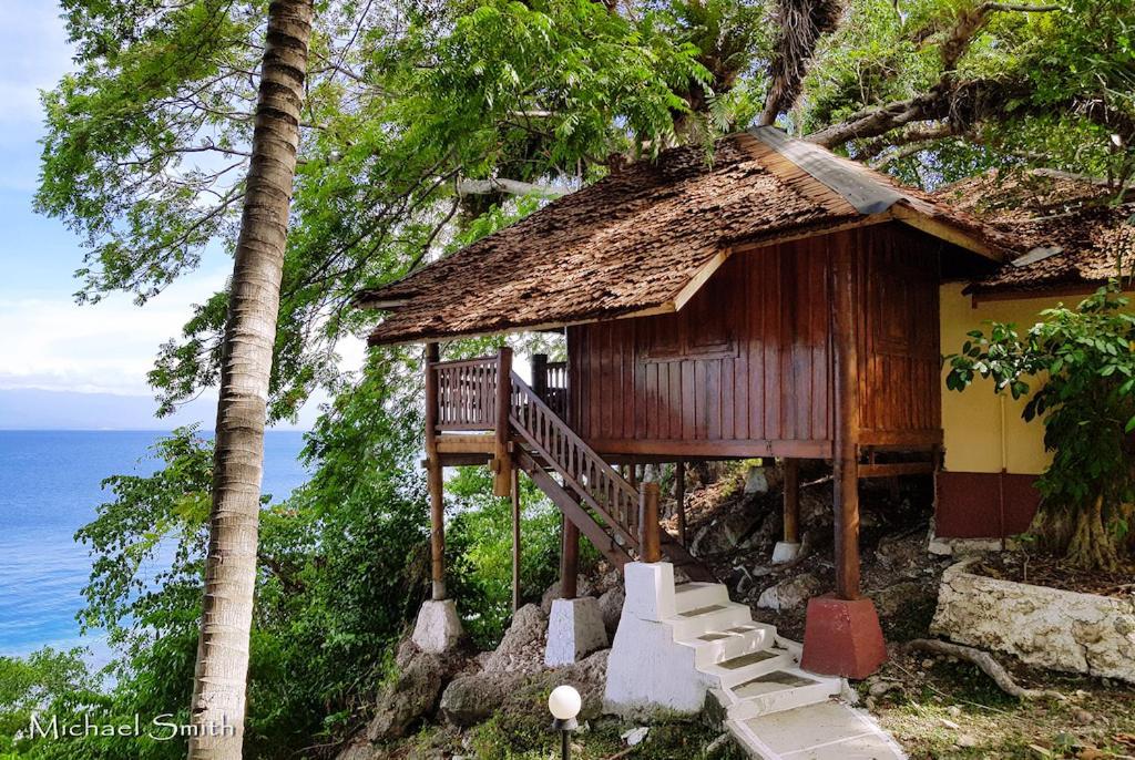 Prince John Dive Resort Donggala Exterior foto